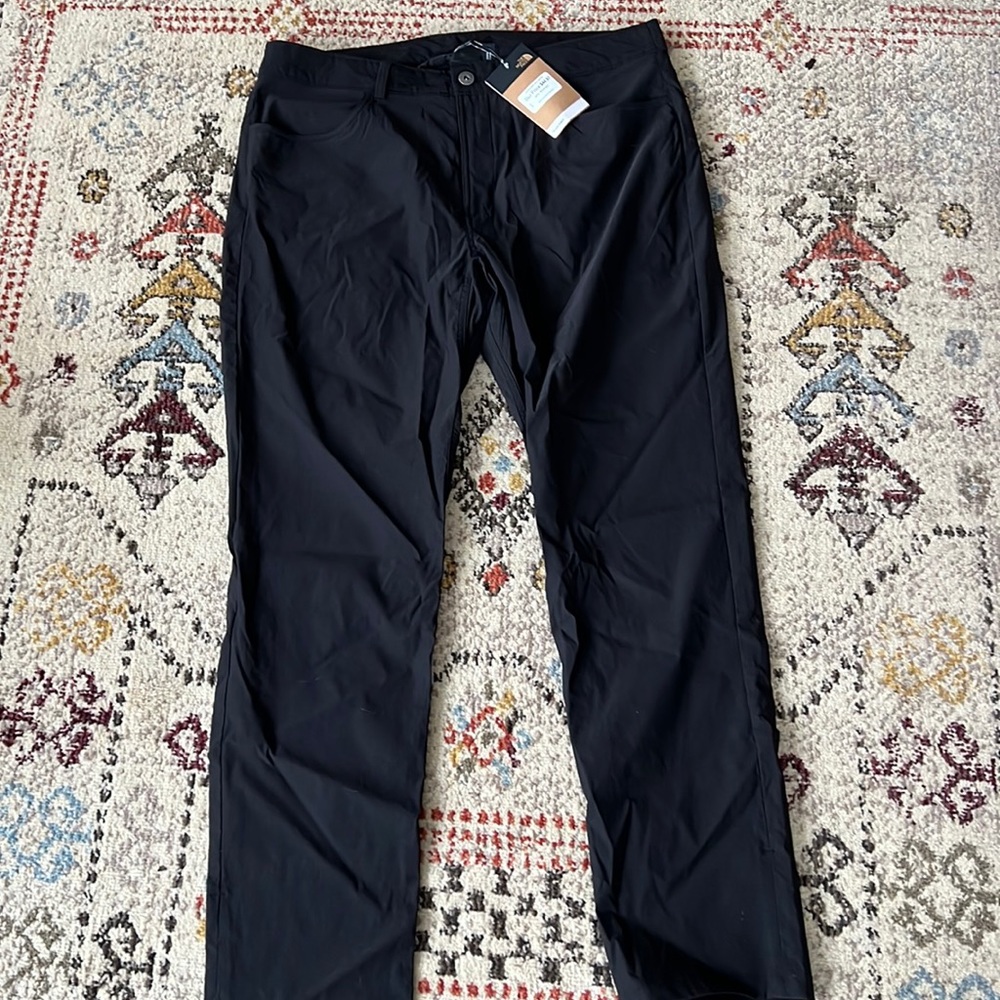 Black track pants- North Face MENS